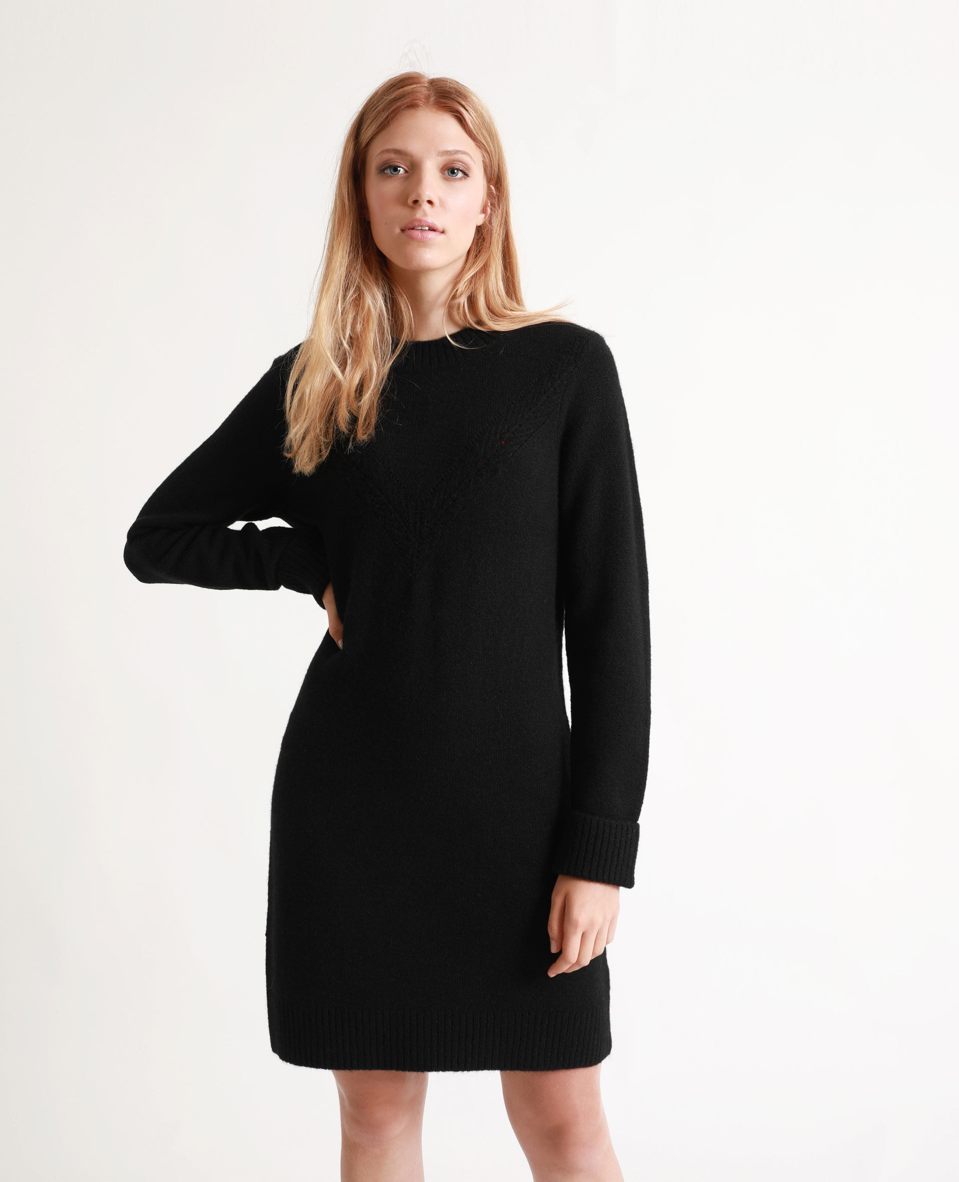 robe pull noir