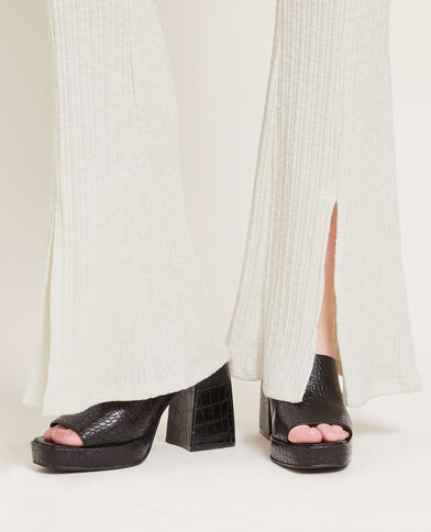 Pantalon flare en maille côtelée SMALL blanc cassé - Pimkie