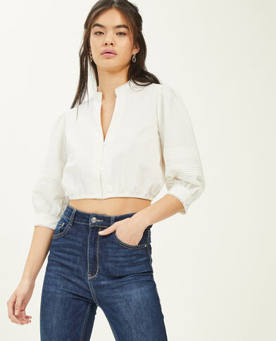 Blouse courte avec petits boutons. blanc - Pimkie