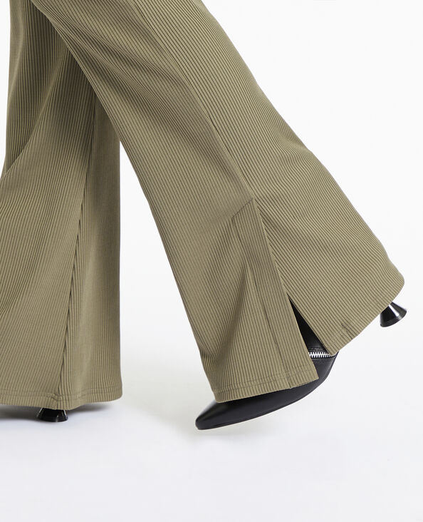 Pantalon flare en maille côtelée vert kaki - Pimkie