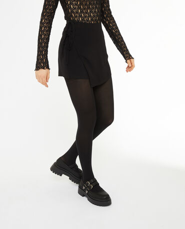 Jupe short sales blanche porte