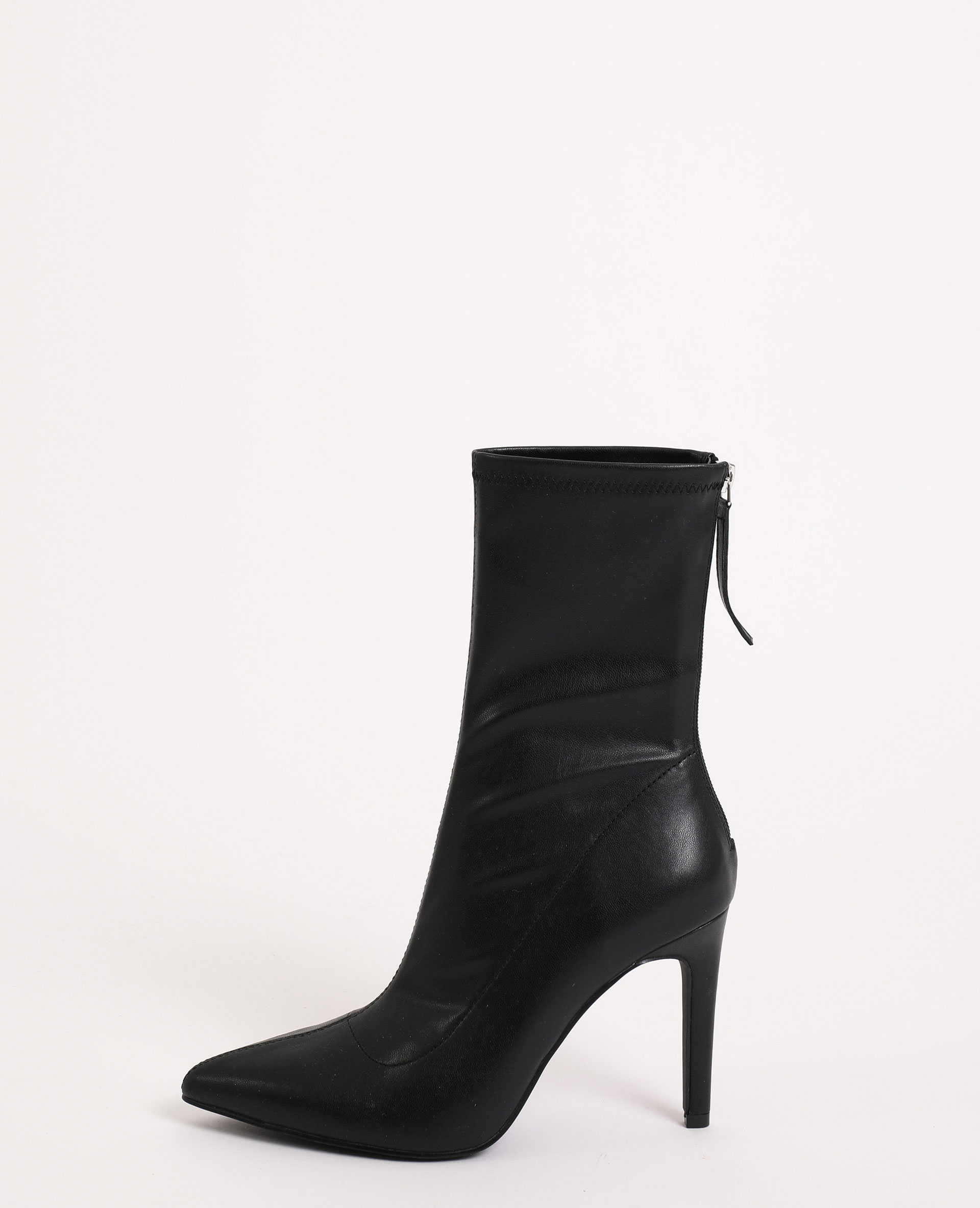 boots pointues plates