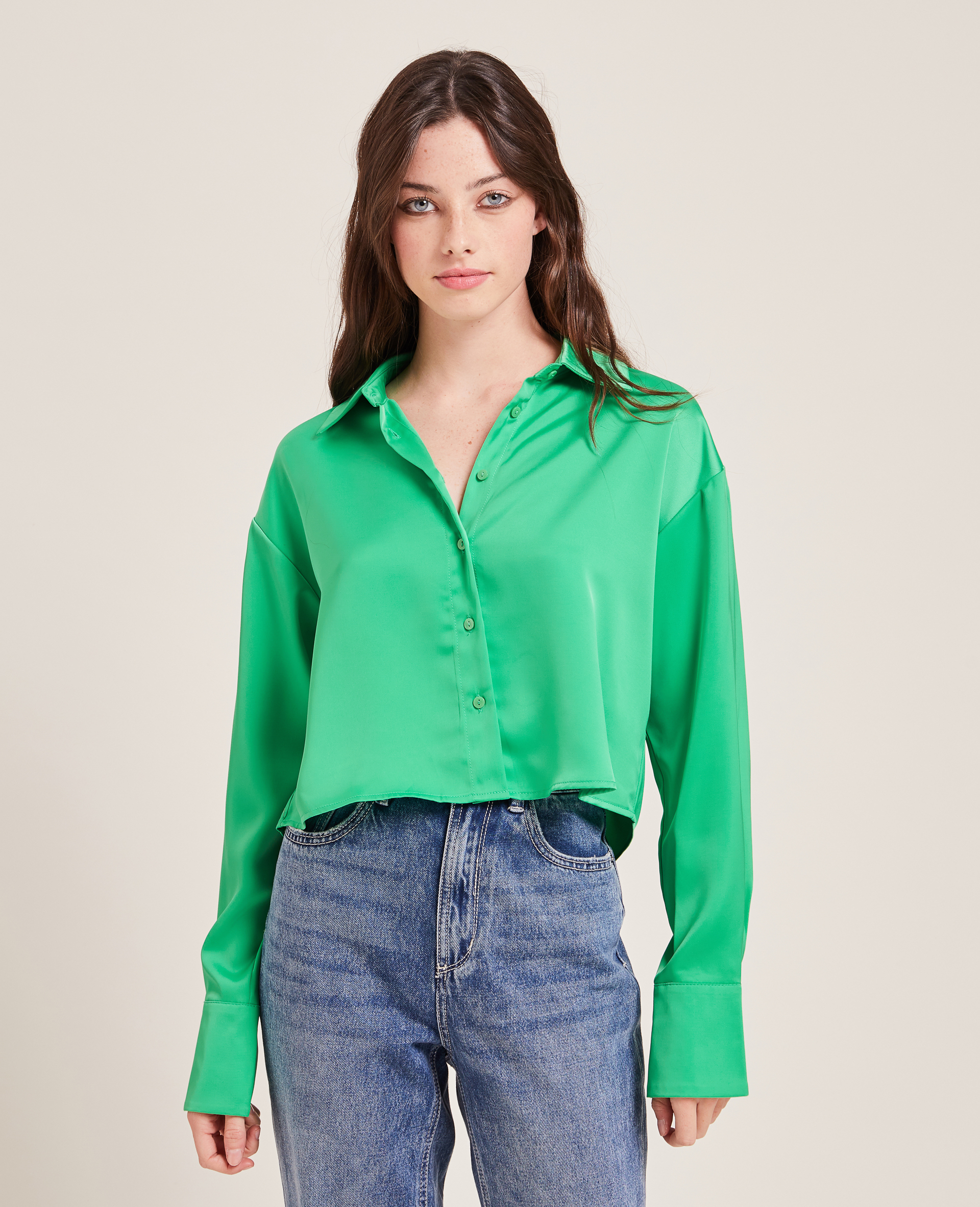 Chemise courte en tissu satiné vert - Pimkie