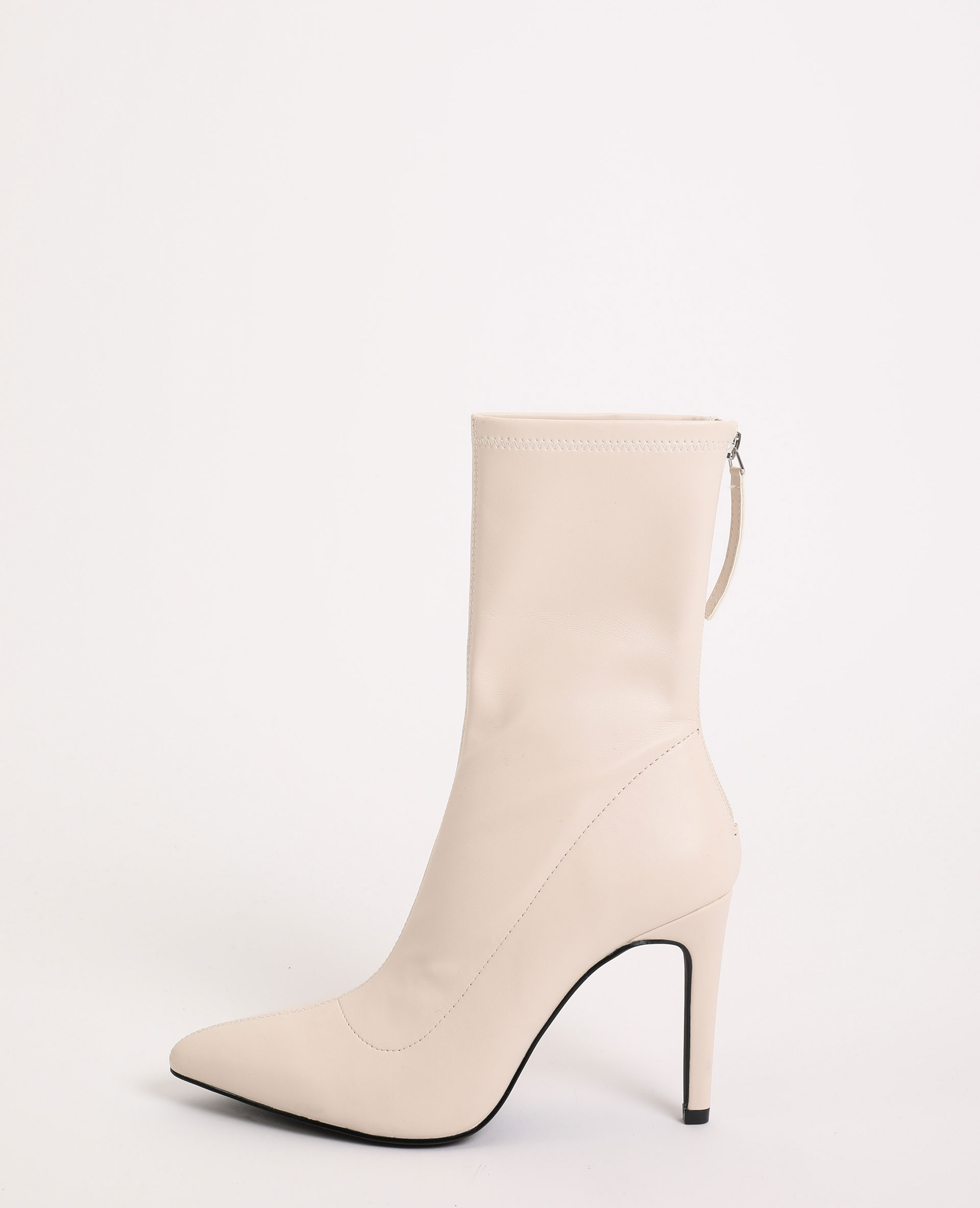 boots pointues plates