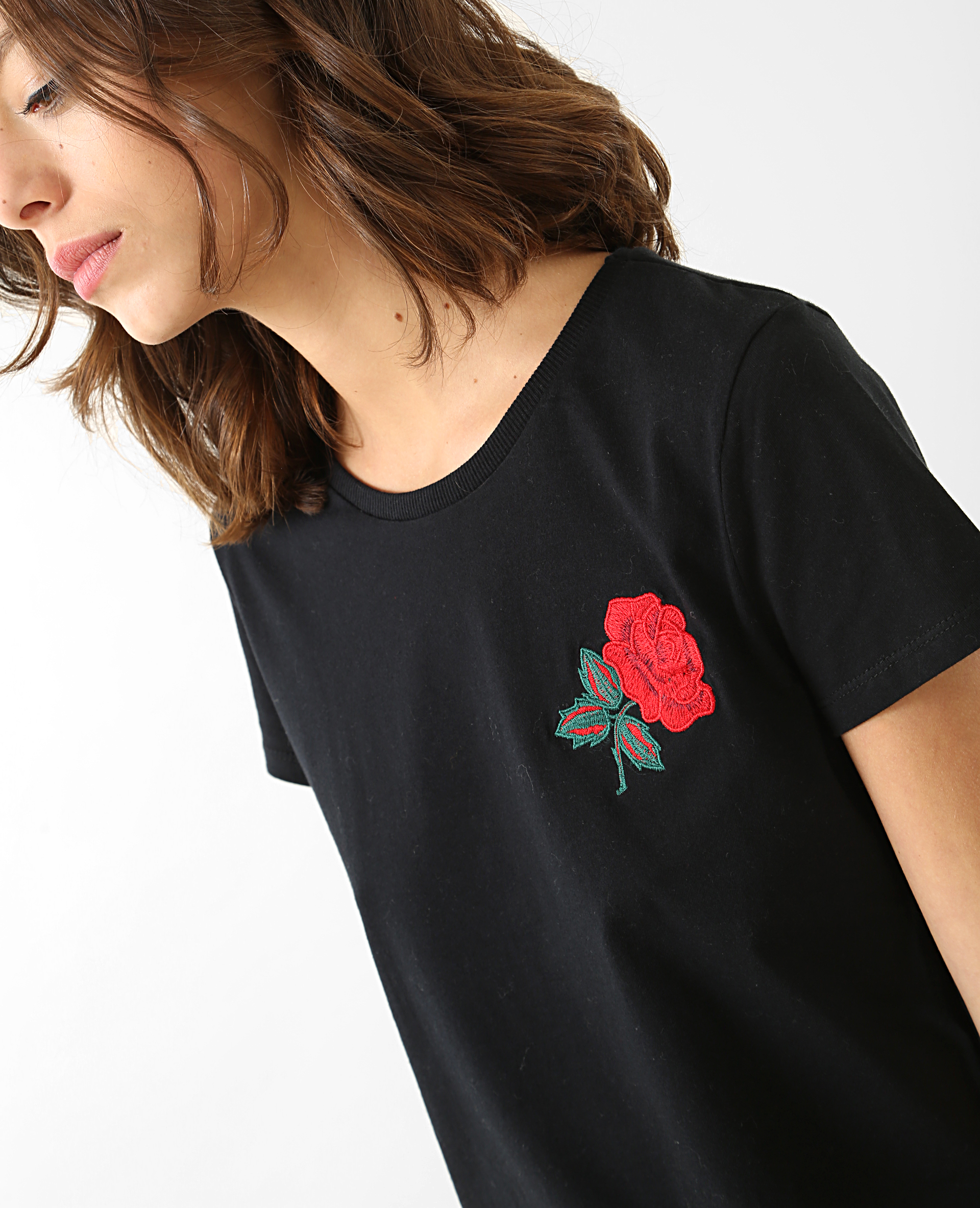 Tee shirt avec sale broderie
