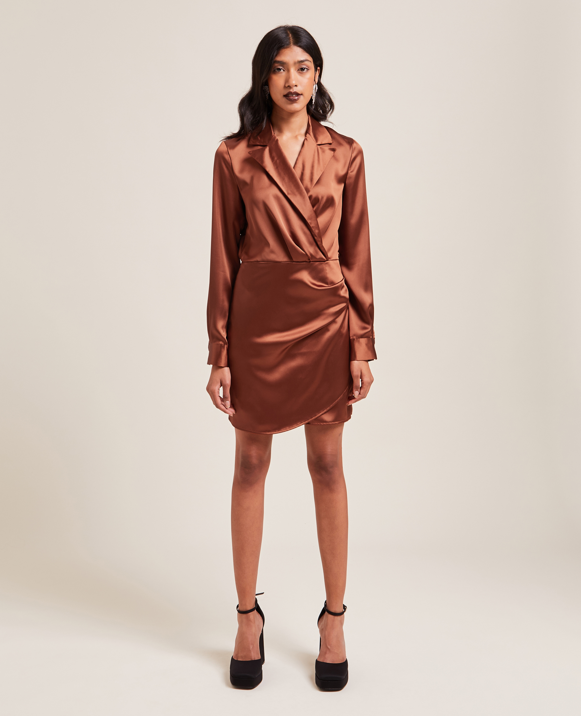 Robe courte cache-cœur en satin orange - Pimkie