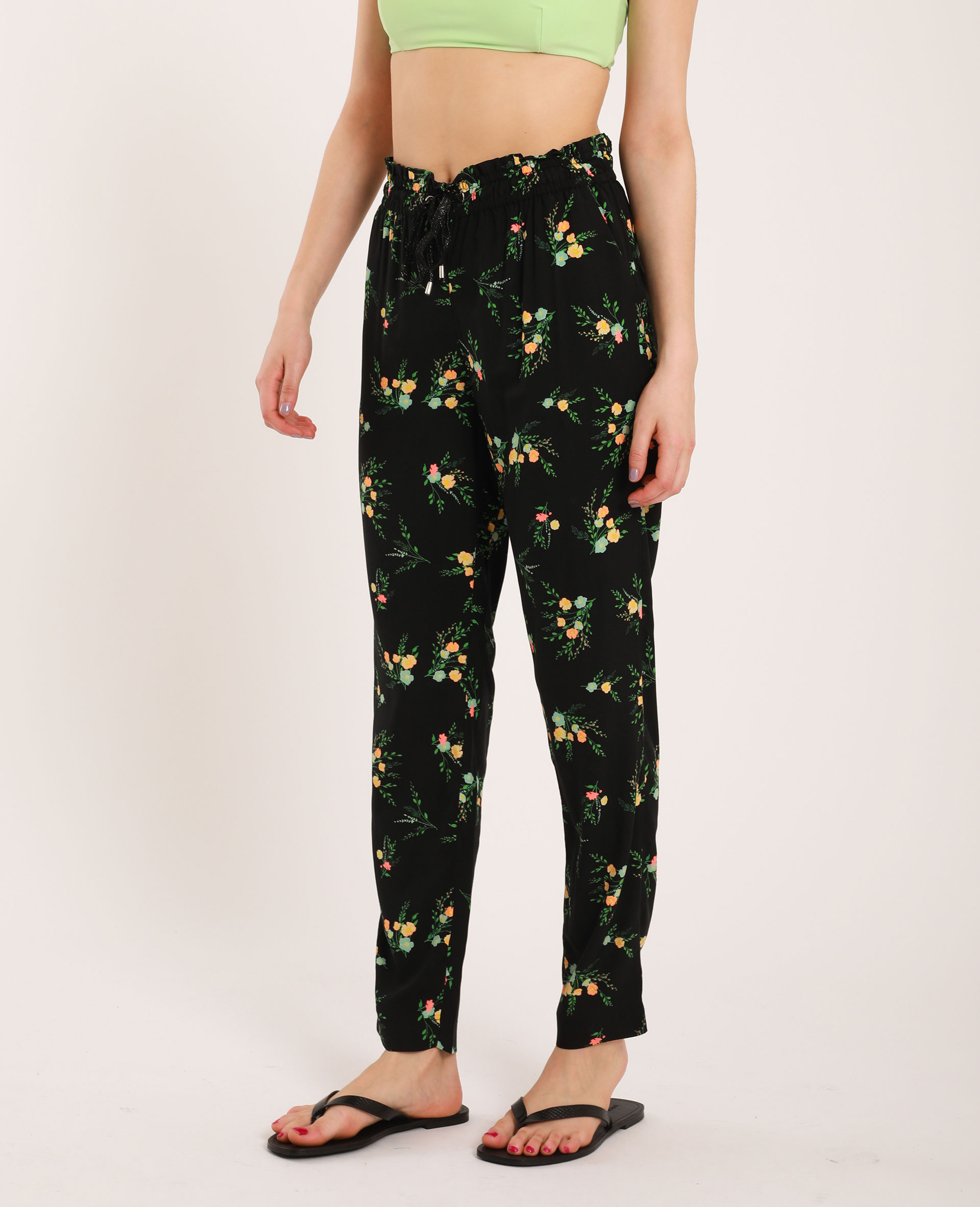 Pantalon à fleur outlet zara