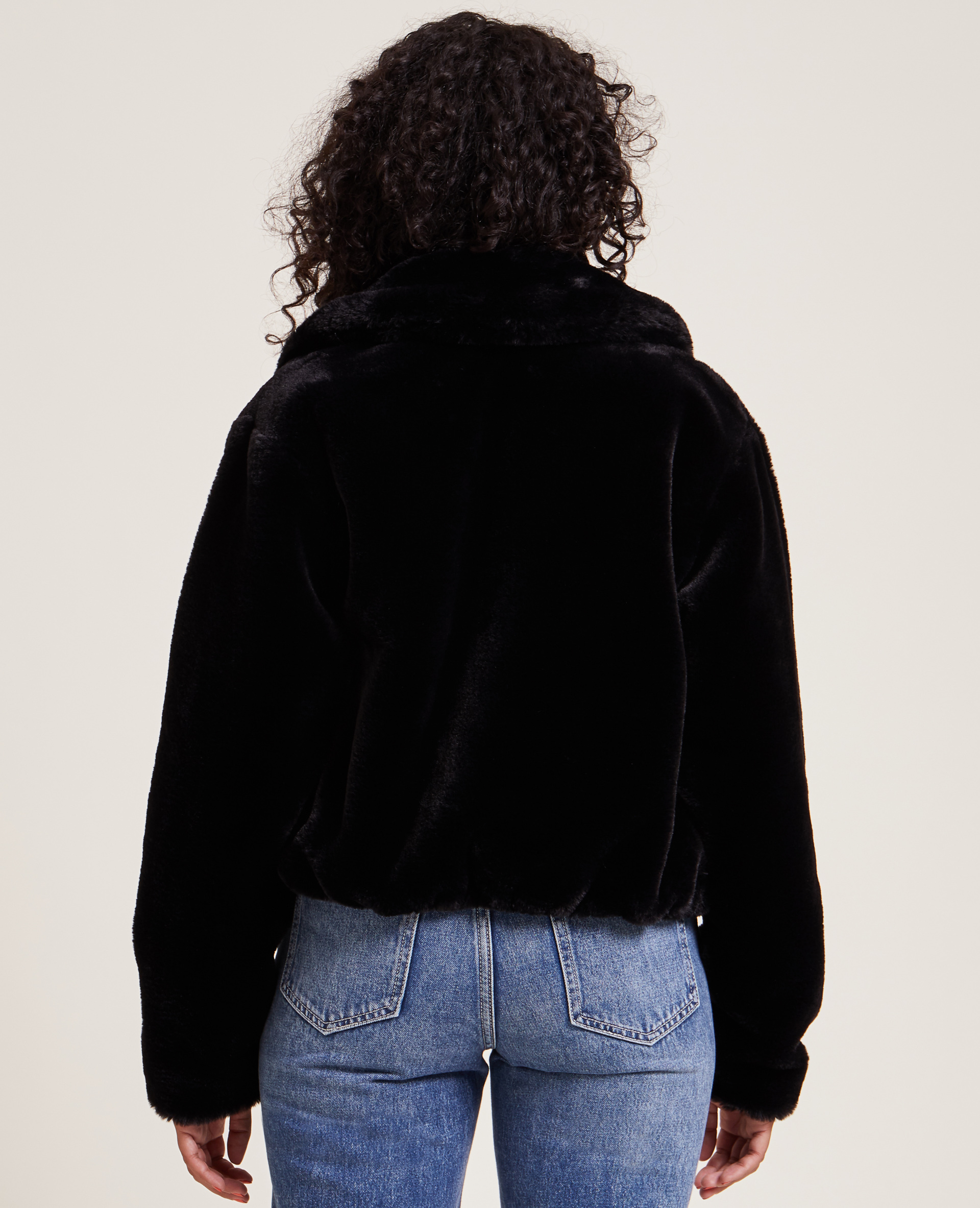Blouson court fausse fourrure et simili noir - Pimkie