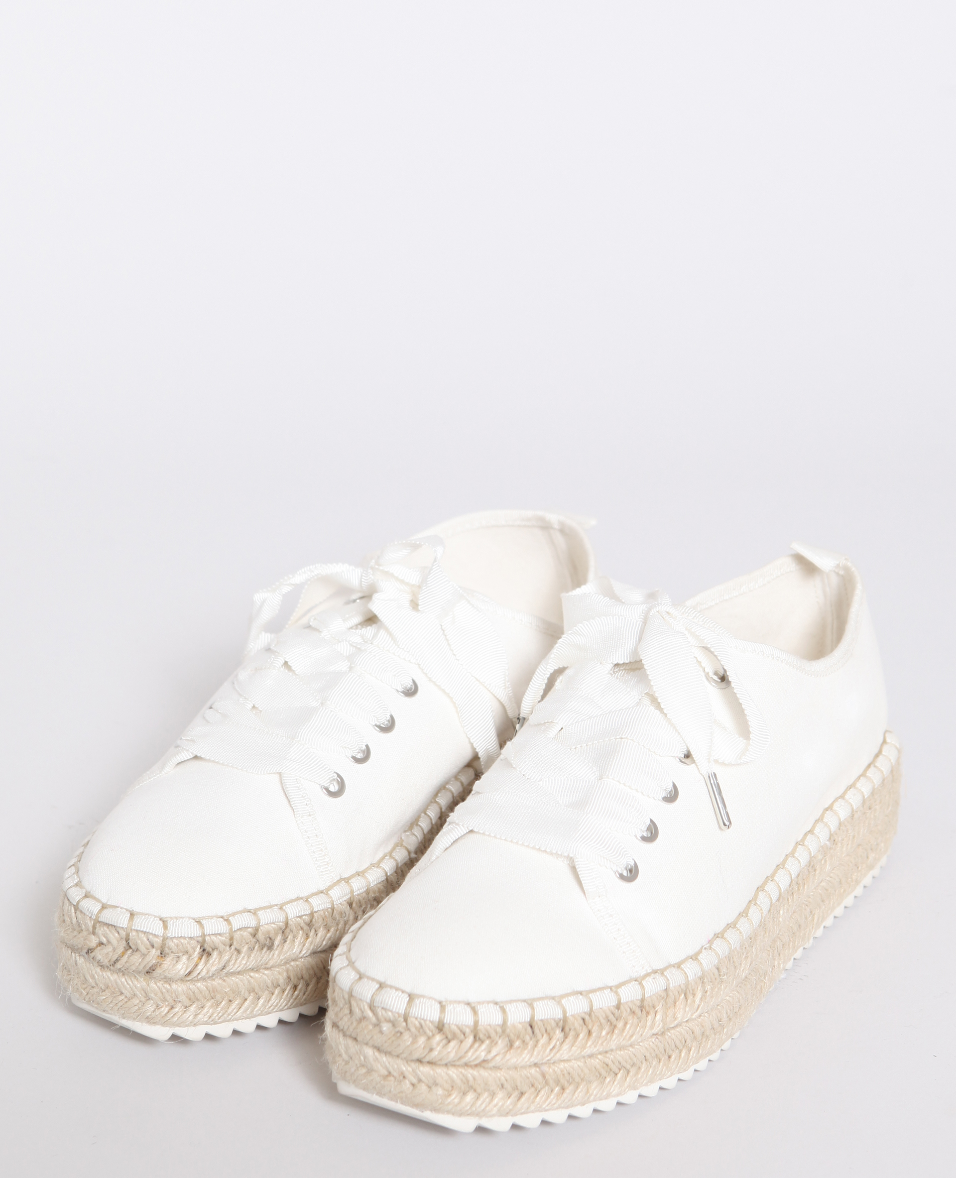 Baskets avec semelle en paille