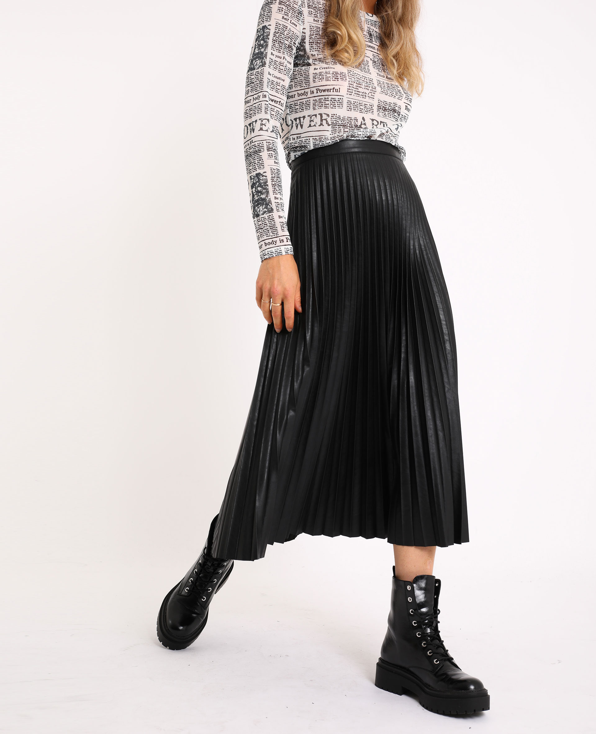 Look jupe plissée cuir best sale