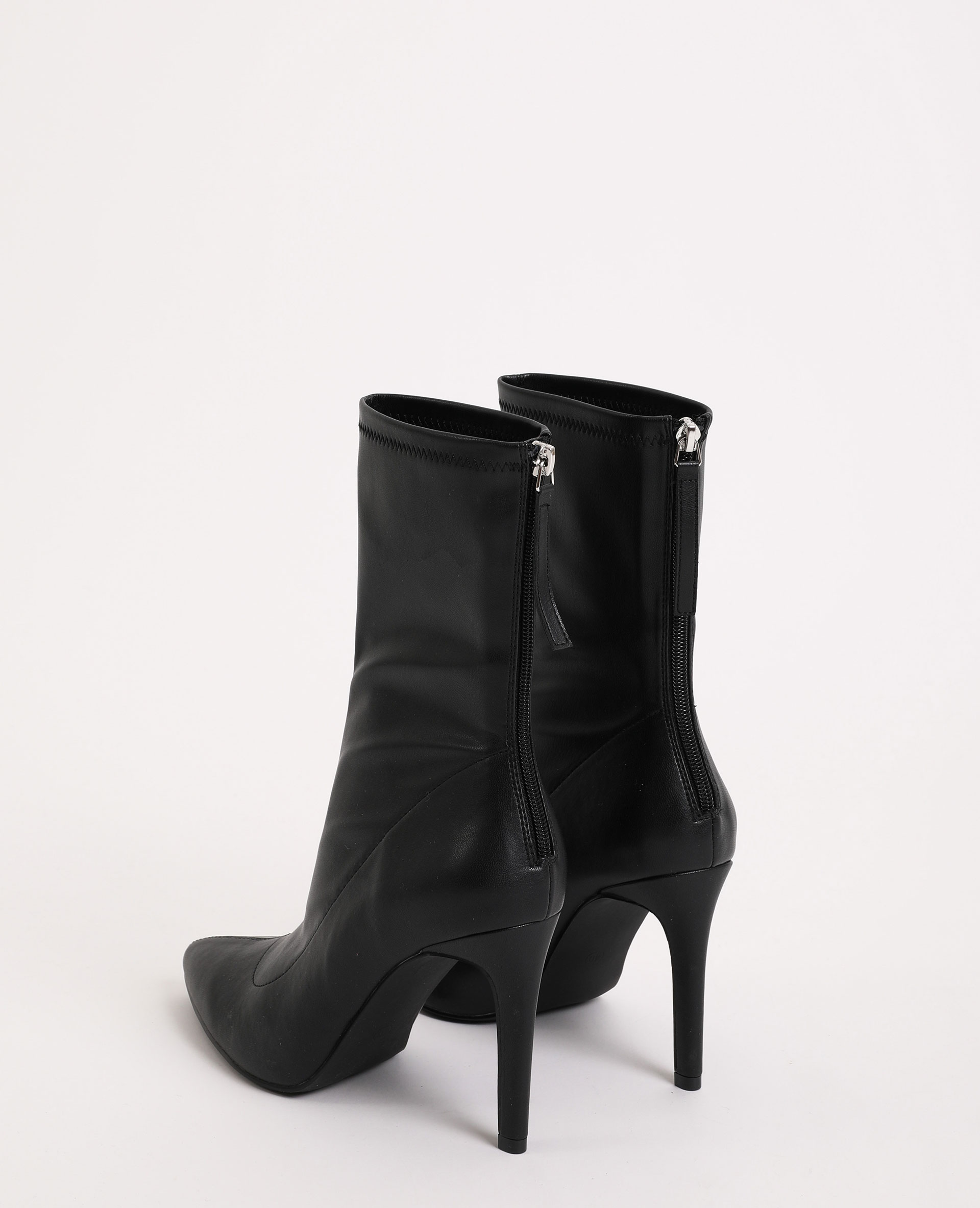 boots pointues plates