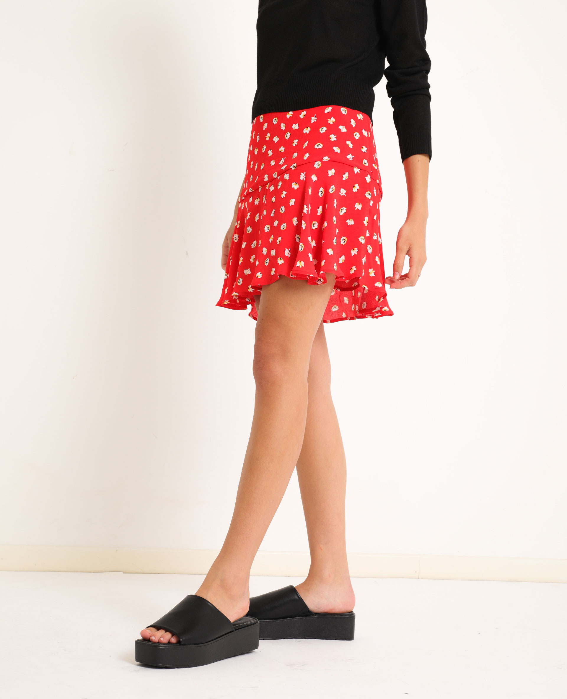Jupe short rouge hotsell zara