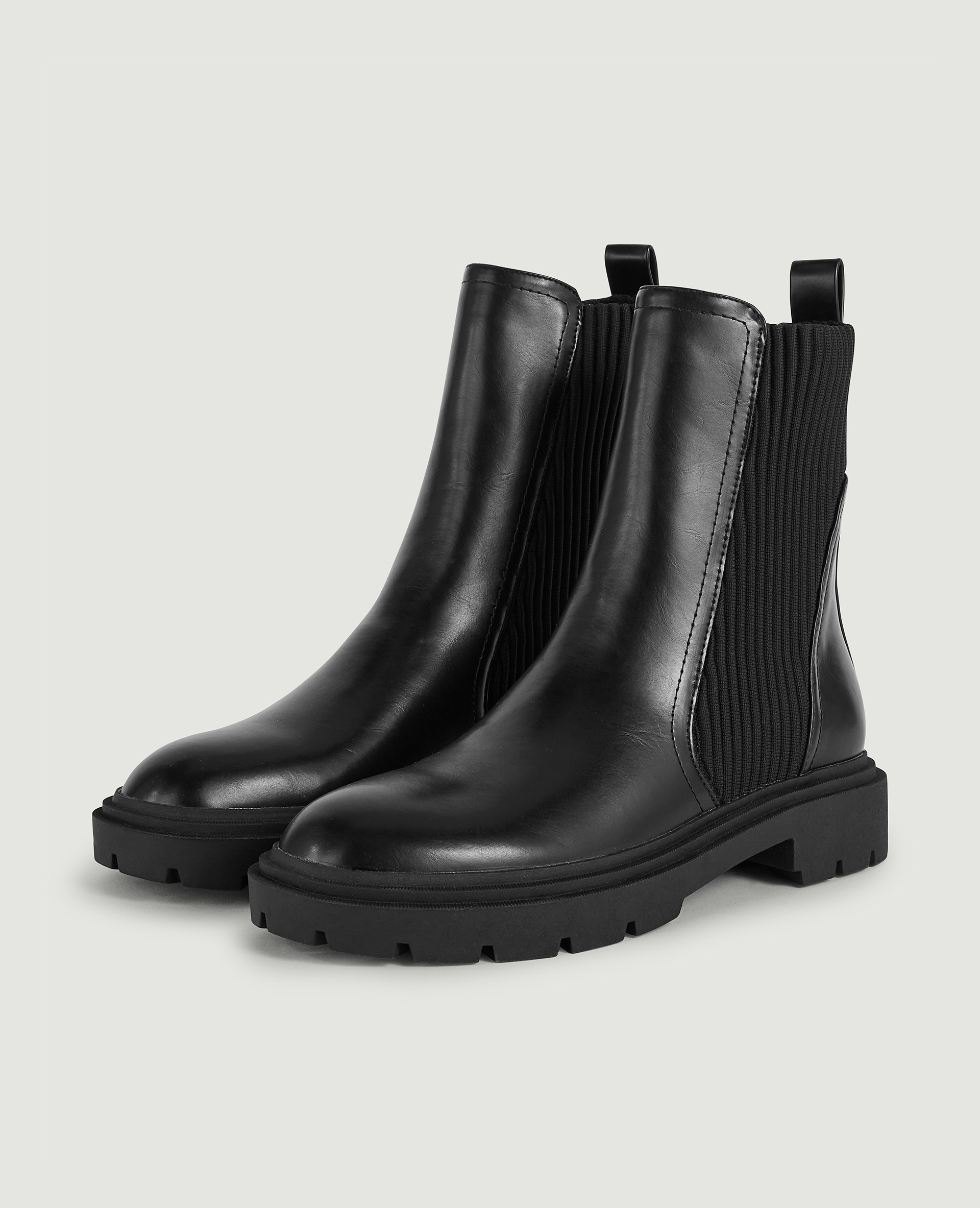 Boots semelles crantées noir - Pimkie