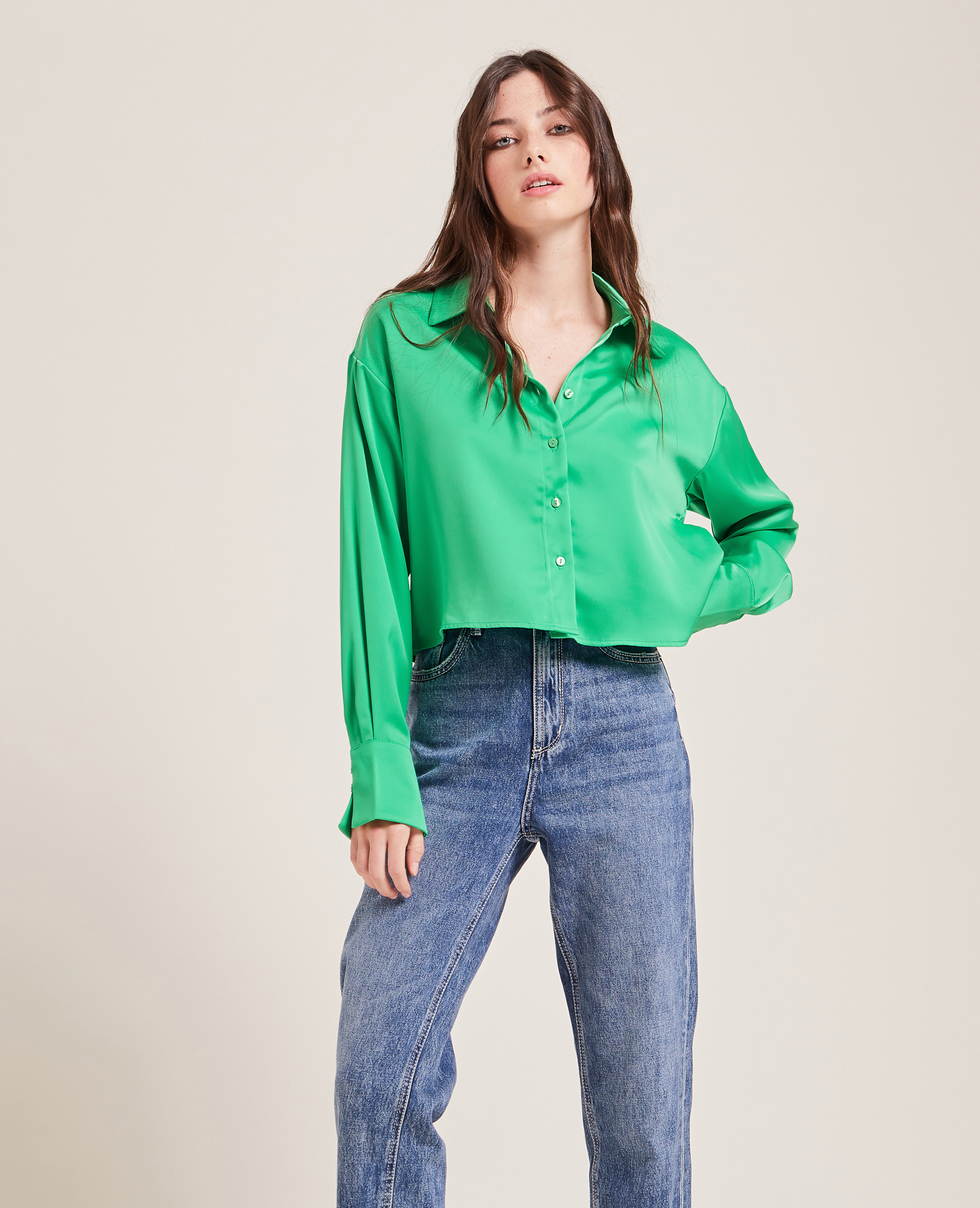 Chemise courte en tissu satiné vert - Pimkie