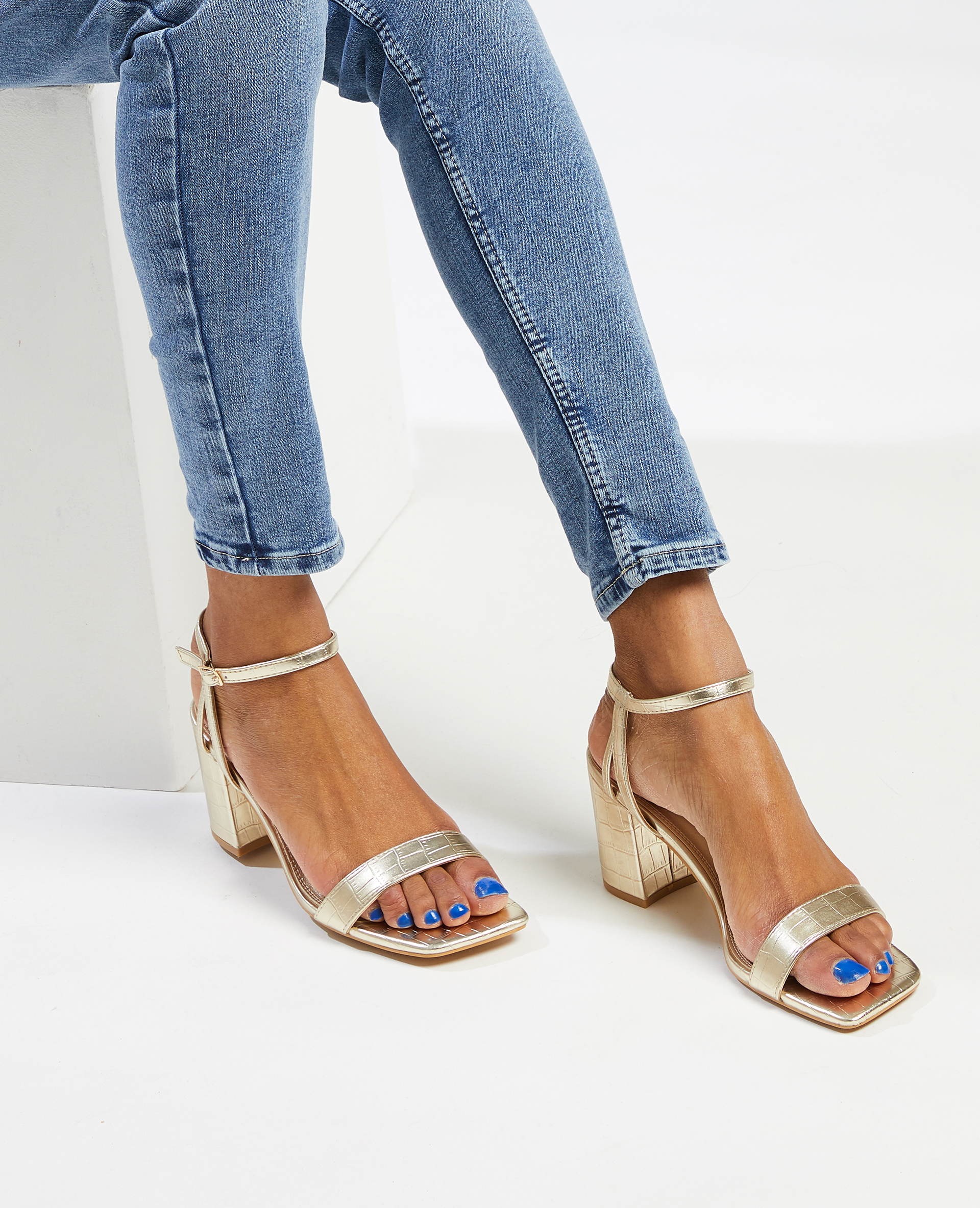 Sandale petit talon doré sales