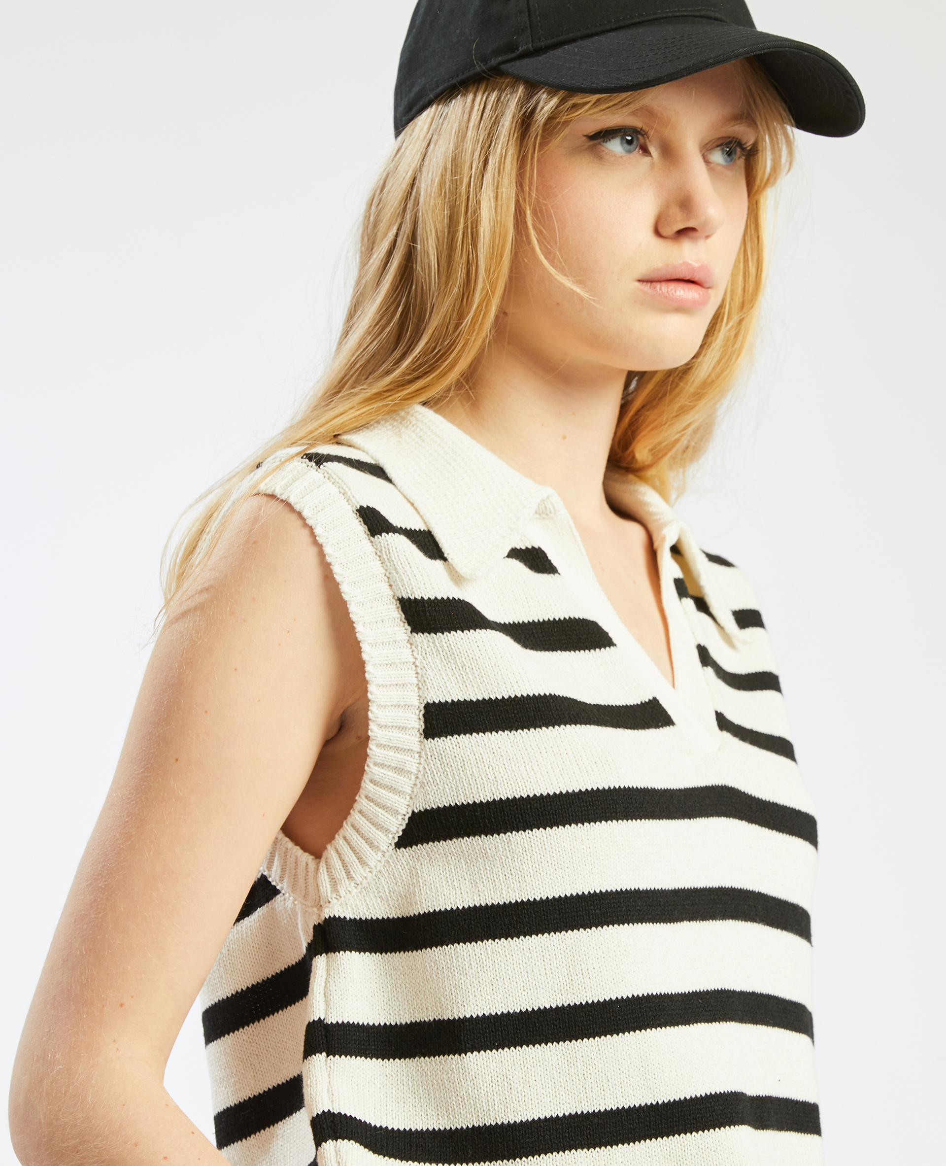 Pull sans manches avec col blanc - Pimkie