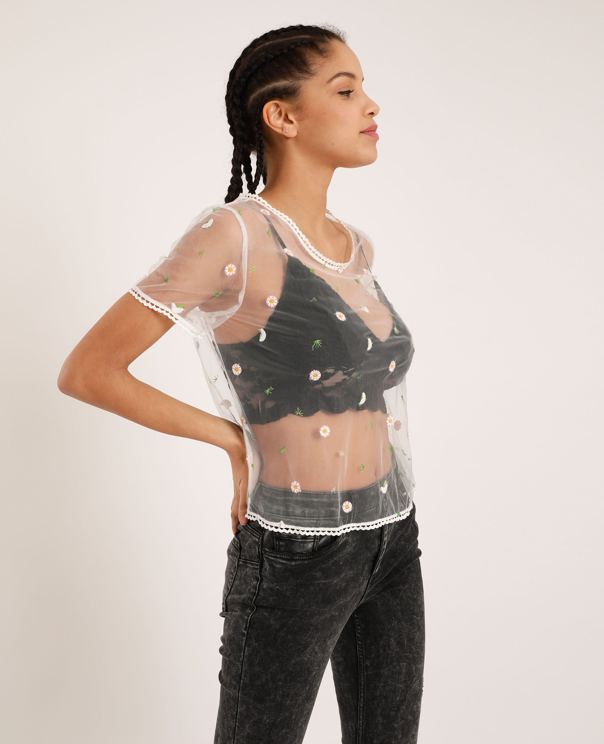 Femme en shop t shirt transparent