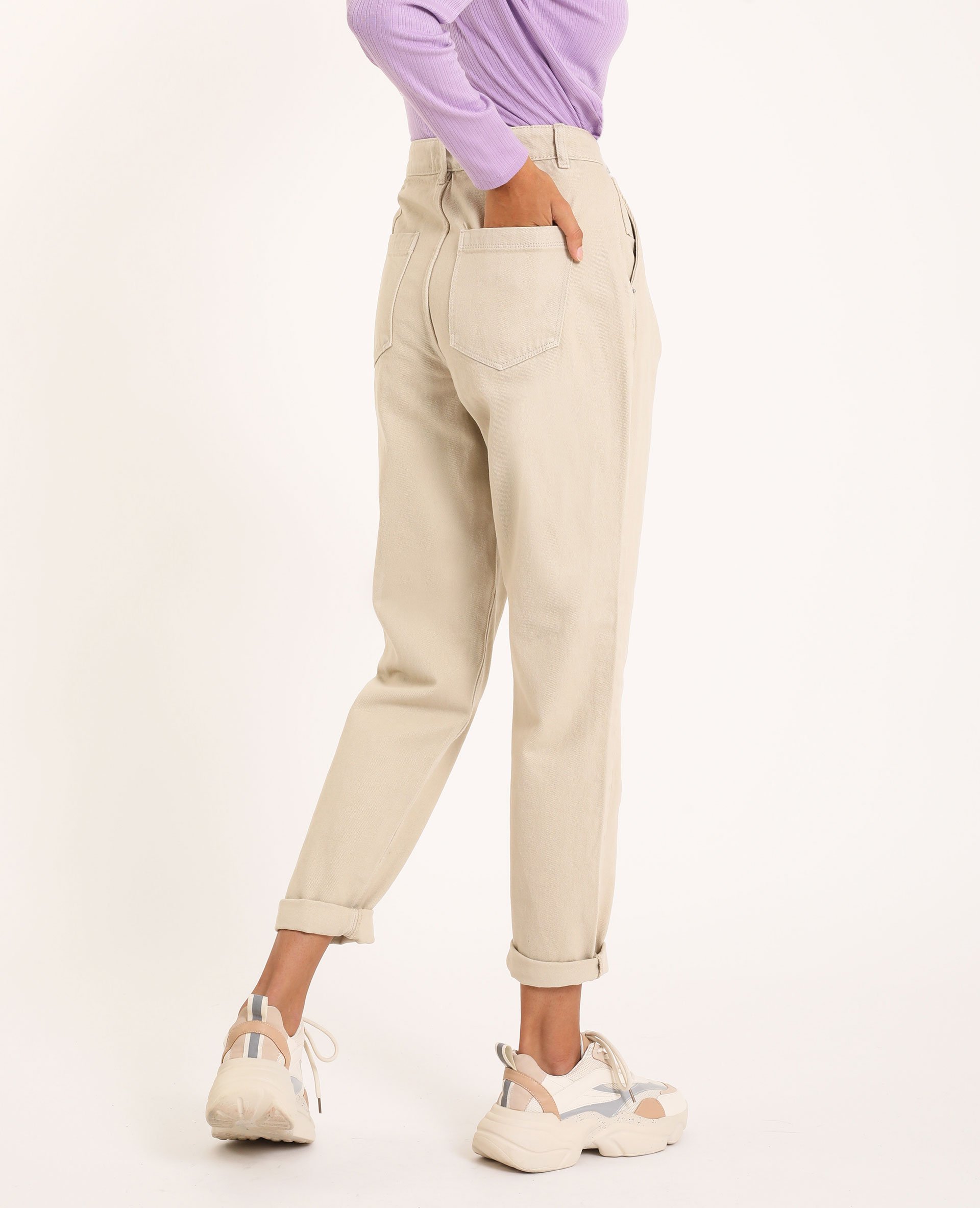 Pantalones mom beige