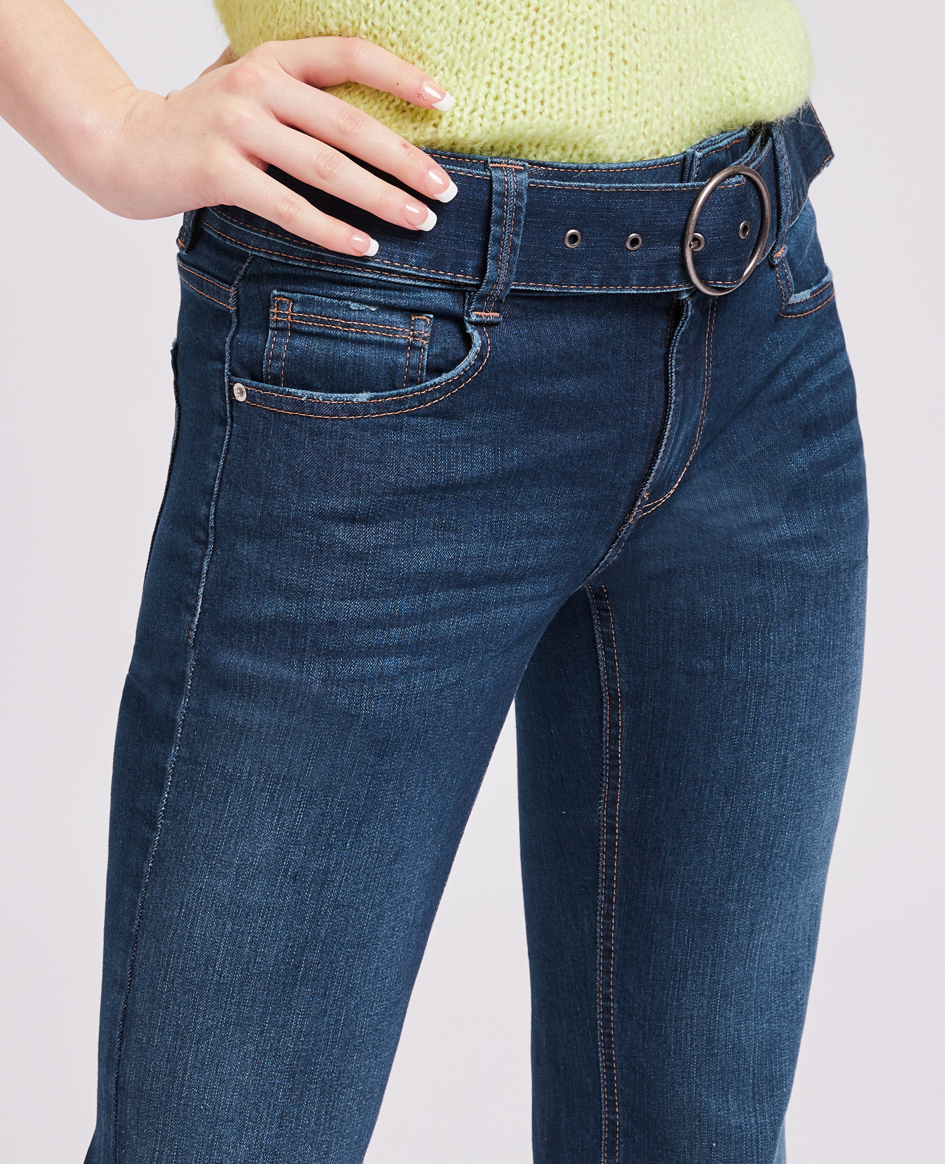 Jean flare taille basse avec ceinture bleu brut - Pimkie