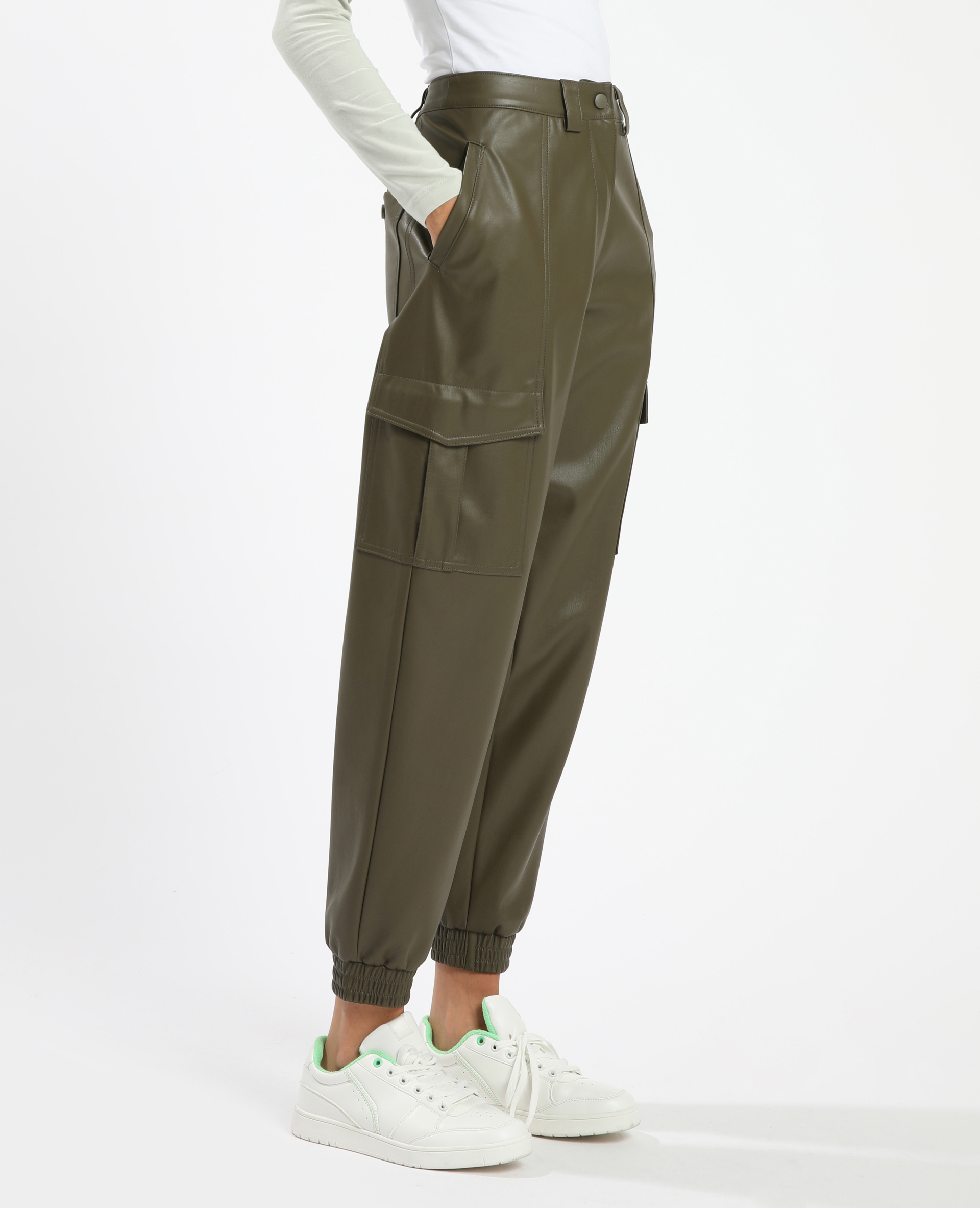 Pantalon cargo simili cuir shop